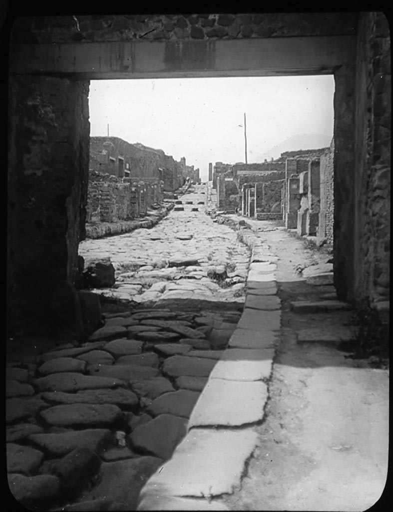 Via Stabiana, Pompeii. Via Stabiana, looking north from Stabian Gate.
Photo by permission of the Institute of Archaeology, University of Oxford. File name instarchbx208im 006. Resource ID. 44332.
See photo on University of Oxford HEIR database
