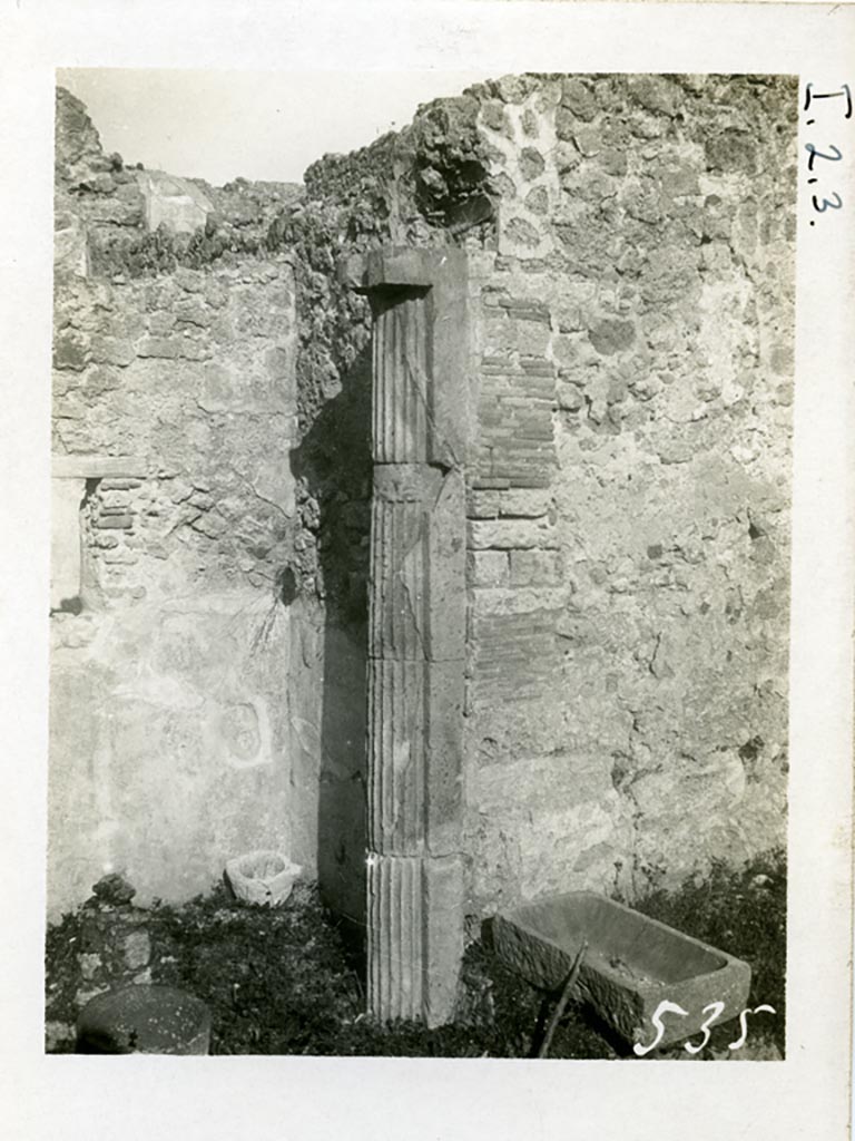 I.2.3 Pompeii. Pre-1937-39. Looking towards the east wall of vestibule and column.
Photo courtesy of American Academy in Rome, Photographic Archive. Warsher collection no. 535
