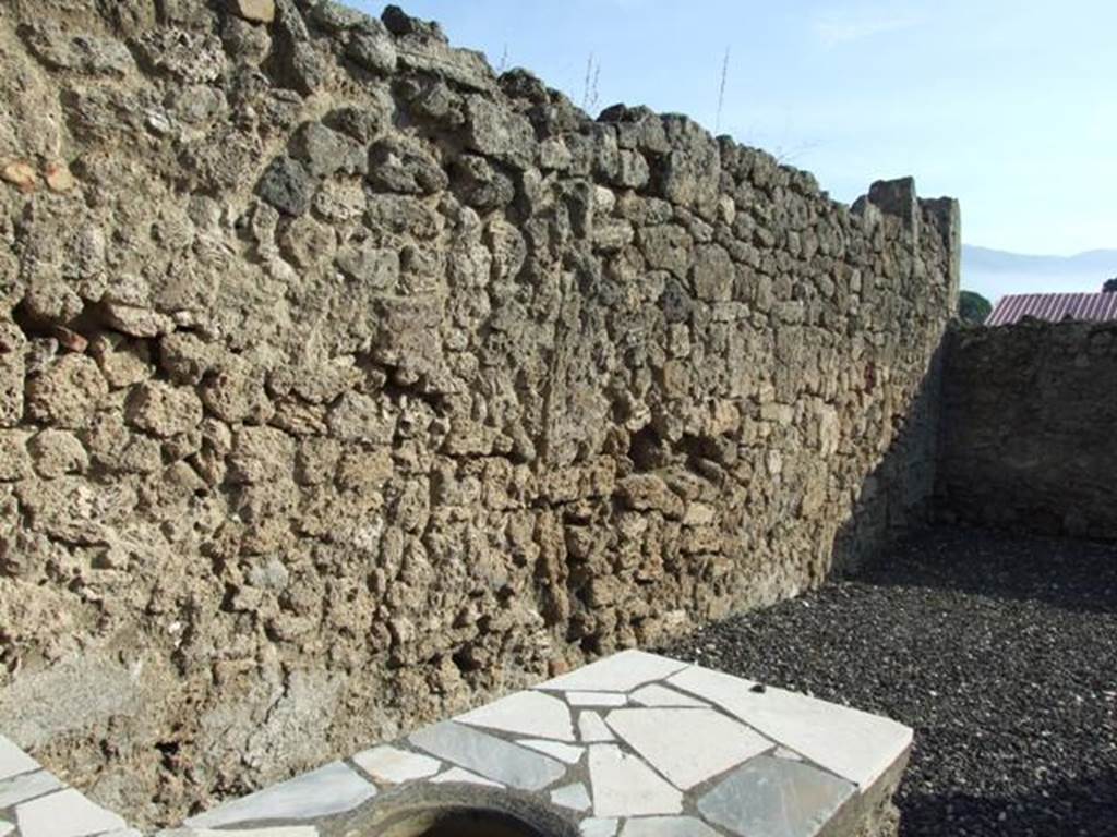 I.3.22 Pompeii.   December 2007.  East wall.