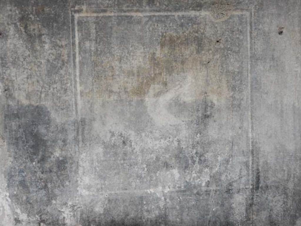 I.6.11 Pompeii. May 2015. Cubiculum 1 north wall, painting of swan in flight to left. Photo courtesy of Buzz Ferebee.
