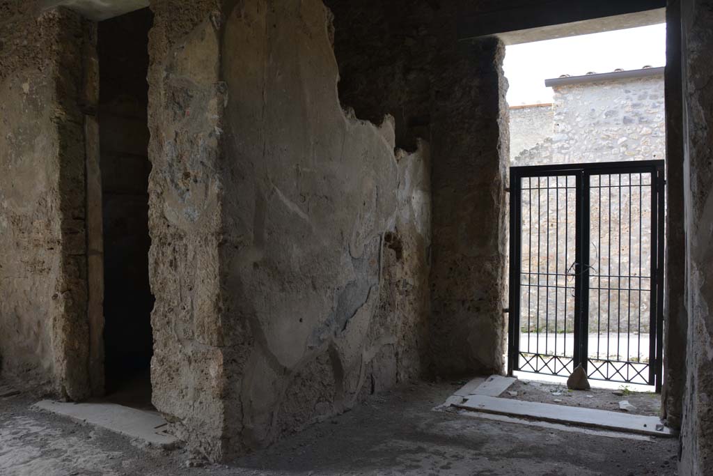 I.8.17 Pompeii. March 2019. Looking towards south wall of vestibule 2.  
Foto Annette Haug, ERC Grant 681269 DCOR.

