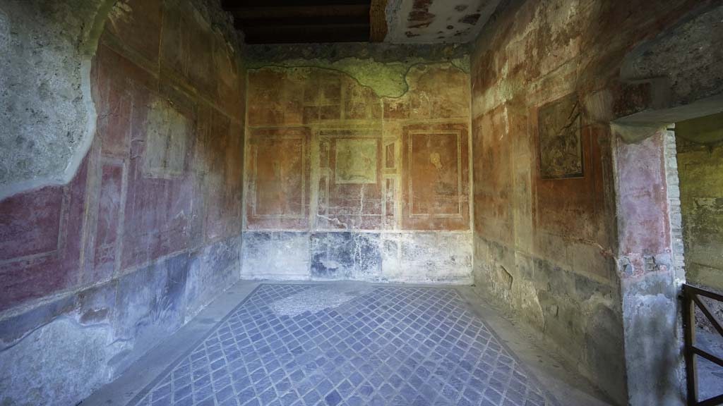I.10.4 Pompeii. August 2021. Room 15, looking east. Photo courtesy of Robert Hanson.