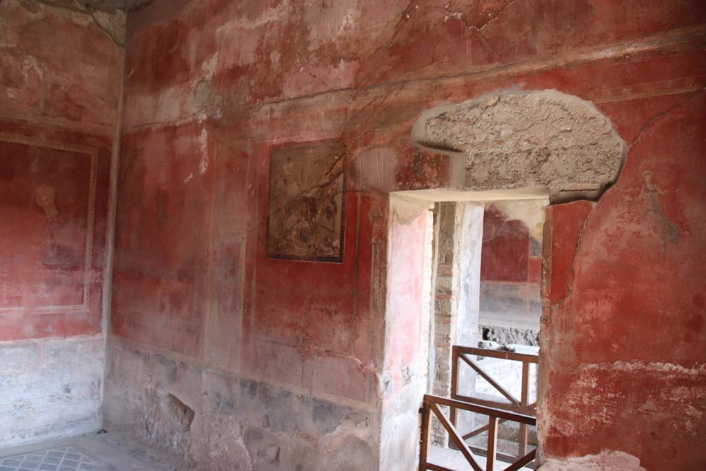 I.10.4 Pompeii. September 2021. Room 15, looking towards the south-east corner and south wall. Photo courtesy of Klaus Heese.