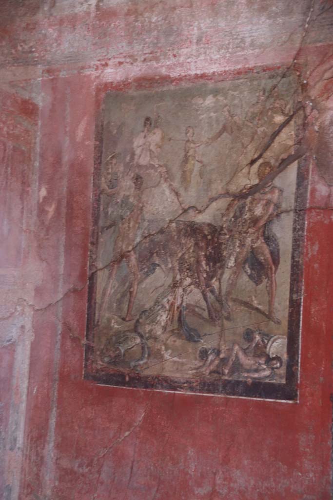 I.10.4 Pompeii. September 2021. 
Room 15, central wall painting of the Punishment of Dirce from south wall. Photo courtesy of Klaus Heese.
