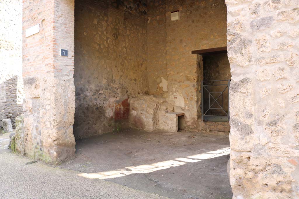 I.11.7, Pompeii. December 2018. Looking south-east towards entrance doorway. Photo courtesy of Aude Durand.