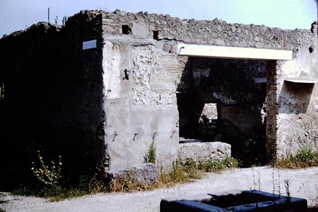 I.11.11 Pompeii. 1964. Entrance doorway with inscriptions on both sides. On the west (left) side of the doorway was CIL IV 9851. On the east side of the doorway, on the right, is CIL IV 9852. Photo by Stanley A. Jashemski.
Source: The Wilhelmina and Stanley A. Jashemski archive in the University of Maryland Library, Special Collections (See collection page) and made available under the Creative Commons Attribution-Non Commercial License v.4. See Licence and use details.
J64f1490
