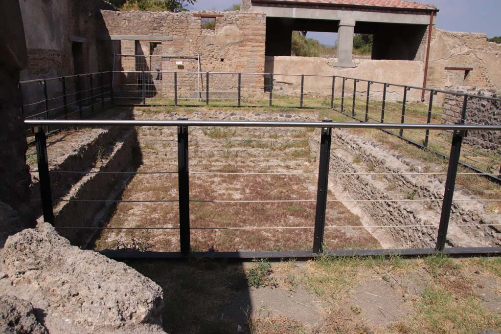 II.4.6 Pompeii. September 2019. Looking north across swimming pool. Photo courtesy of Klaus Heese.