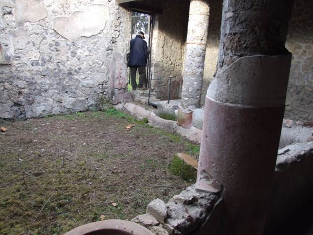 II.9.5 Casa del Triclinio all’ aperto.  December 2007.  Room 6.  Peristyle at rear of property leading through to garden of II.9.6/7.