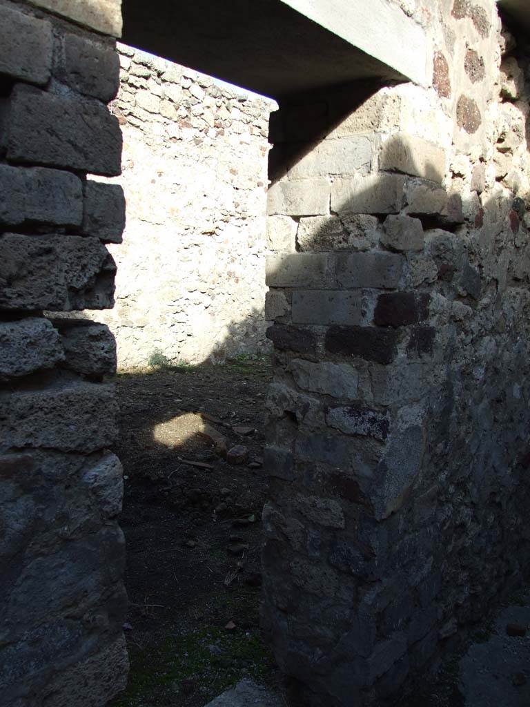 V.1.7 Pompeii. December 2007. Room “g”, doorway in north wall of room “h”.
