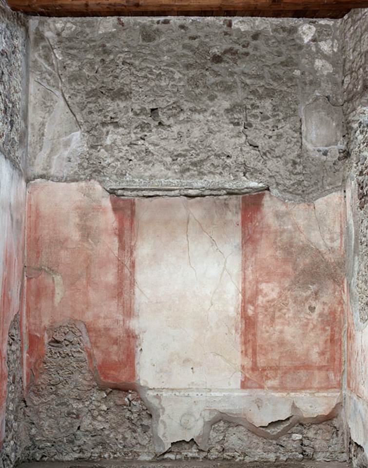 V.1.18 Pompeii. May 2012. Exedra y, detail of mosaic floor and door threshold.
Photo courtesy of Buzz Ferebee. 
