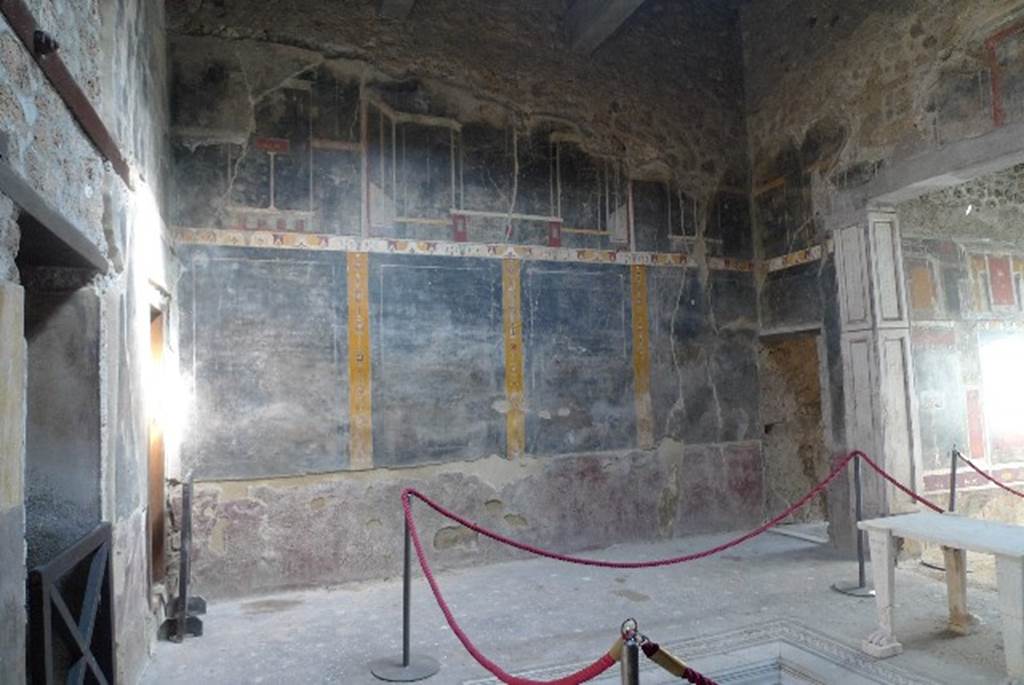 V.4.a Pompeii. July 2010. North side of atrium. Photo courtesy of Michael Binns.