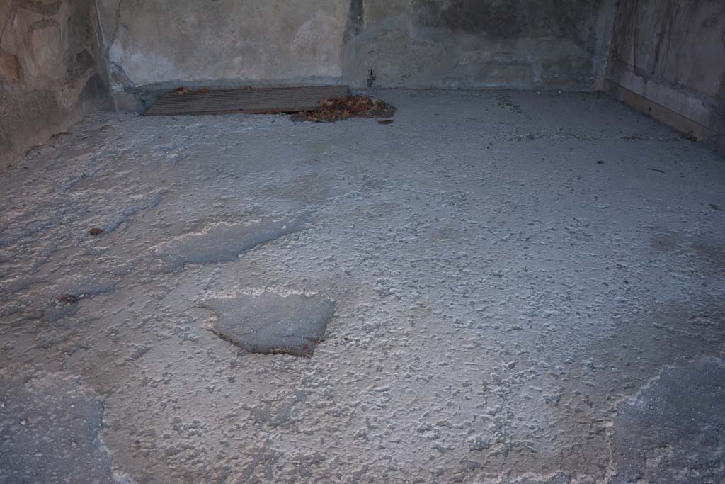 VI.2.4 Pompeii. December 2017. Detail of flooring in oecus.
Foto Annette Haug, ERC Grant 681269 DCOR.
