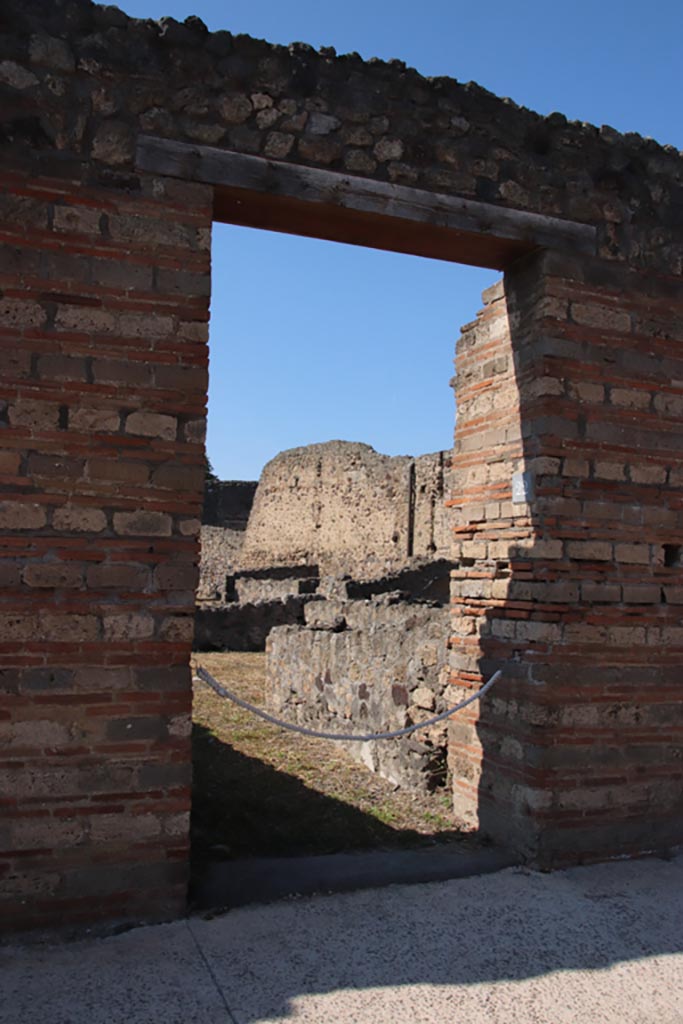 VI.7.22 Pompeii. October 2022. Entrance doorway. Photo courtesy of Klaus Heese. 