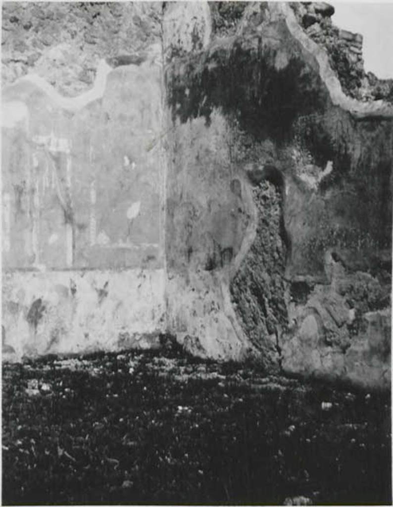VI.9.1 Pompeii. 1938 photograph taken by Tatiana Warscher. Looking towards the north-east corner of Triclinio giallo L. See Warscher, T, 1938: Codex Topographicus Pompejanus, Regio VI, insula 9: Pars prima, (no.17, 17a), Rome, DAIR, whose copyright it remains.  

