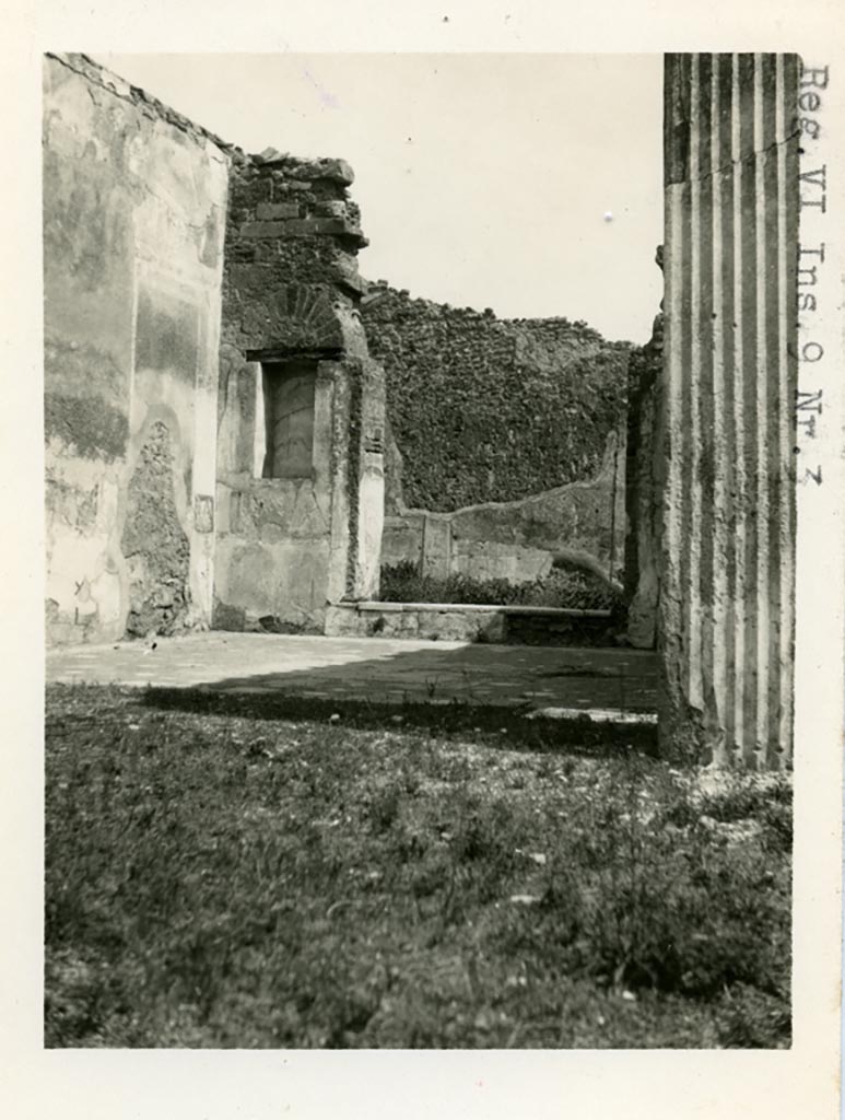 VI.9.5 Pompeii, linked to VI.9.3. pre-1937-39. Looking east across tablinum 26 from atrium.
Photo courtesy of American Academy in Rome, Photographic Archive. Warsher collection no. 1770.
