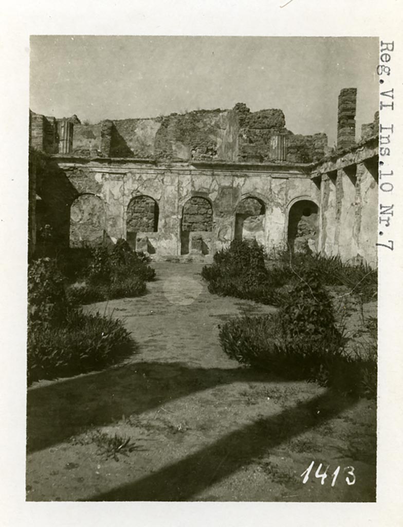 VI,10.7 Pompeii. Pre-1937-39. Room 15, looking north across garden area.
Photo courtesy of American Academy in Rome, Photographic Archive. Warsher collection no. 1413a.
