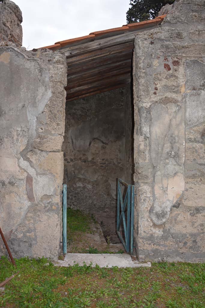 VI.11.9 Pompeii. October 2017. Doorway to room 2, in south-east corner of atrium 3. 
Foto Annette Haug, ERC Grant 681269 DCOR

