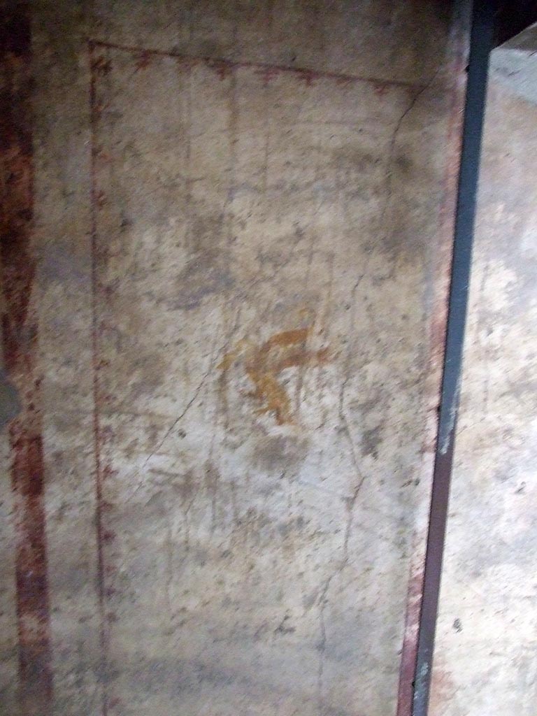 VI.15.1 Pompeii. December 2006. 
Wall decoration in bedroom (x’), used either by servants or as a private brothel?
