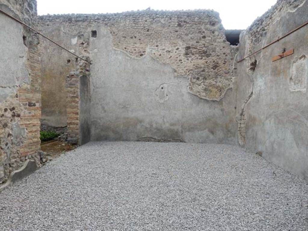 VI.16.7 Pompeii. May 2016. Room O, large triclinium, looking west. Photo courtesy of Buzz Ferebee.
