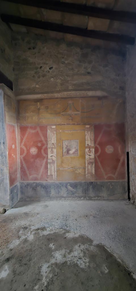 VI.16.15 Pompeii. December 2023.
Room F, looking towards east wall. Photo courtesy of Miriam Colomer.
