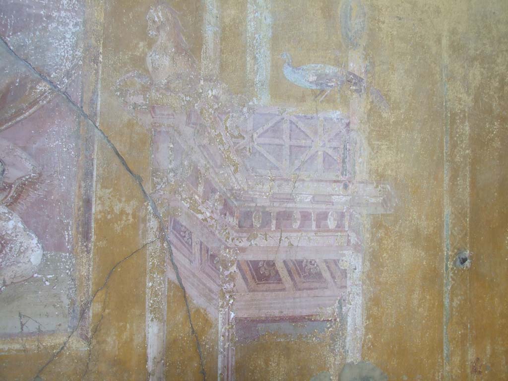 VI.16.15 Pompeii. December 2006. North wall of room G with detail of architectural wall painting with peacock.