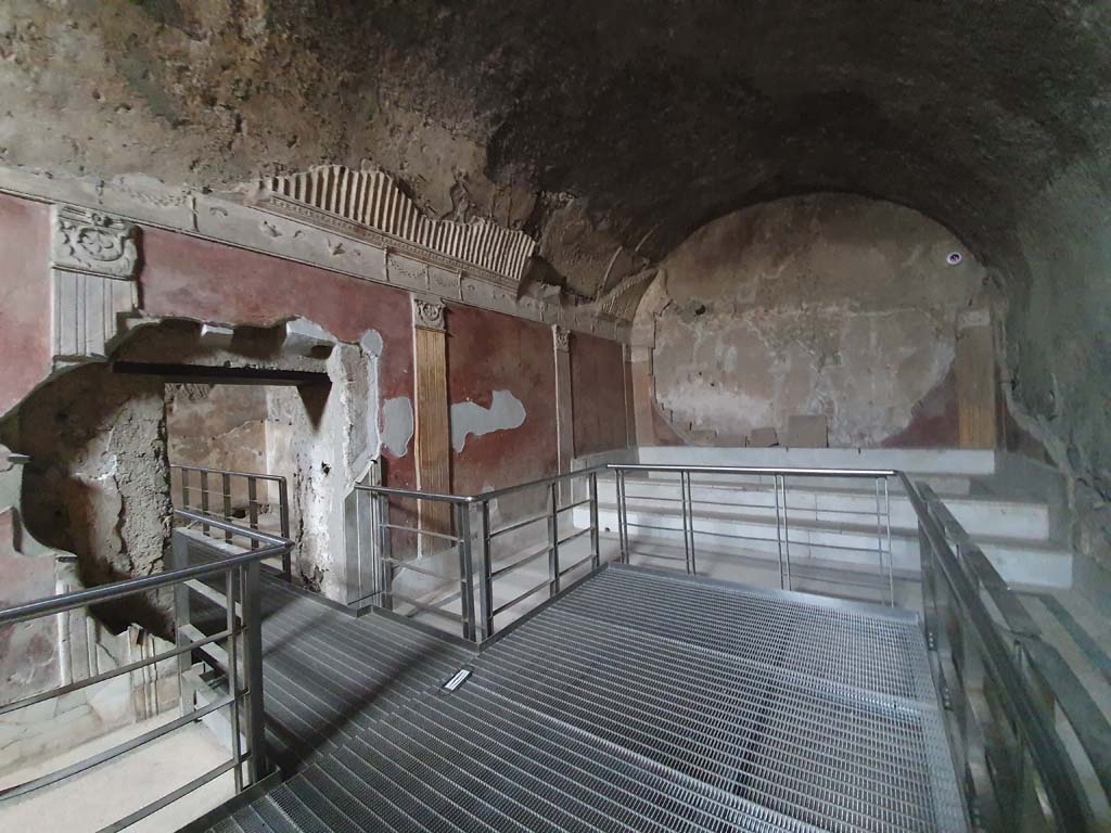 VII.1.8 Pompeii. July 2021. Caldarium 9, looking east along north wall from doorway into tepidarium 10.   
Foto Annette Haug, ERC Grant 681269 DCOR
