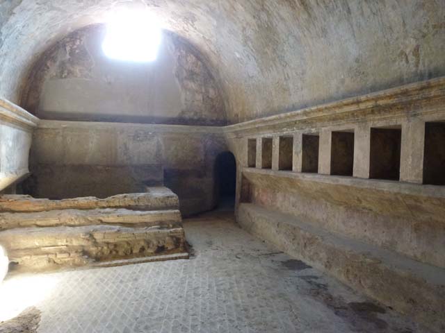 VII.1.8 Pompeii. December 2007. West end of women’s changing room 11, with doorway leading to corridor K and entrance VII.1.48.