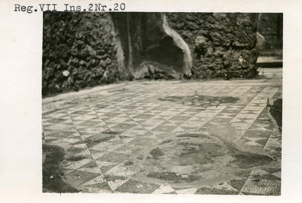 VII.2.20 Pompeii. Pre 1937-39. Looking north across mosaic flooring in rear-room 13, the room south of tablinum (01), (note: our room 8).
Photo courtesy of American Academy in Rome, Photographic Archive. Warsher collection no. 349.

