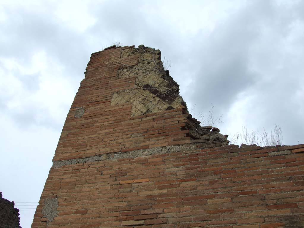 VII.2.33 Pompeii. December 2007. Upper wall to right of entrance on Via degli Augustali.
