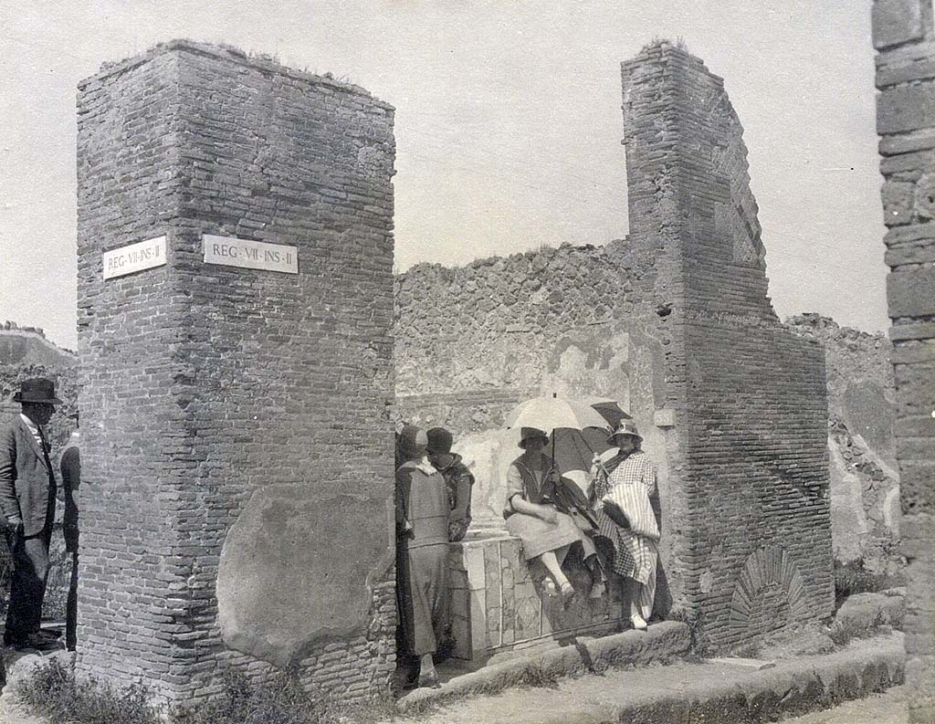 VII.2.33 Pompeii. 5th June 1925. Looking north-east towards bar-room on Via degli Augustali. Photo courtesy of Rick Bauer.