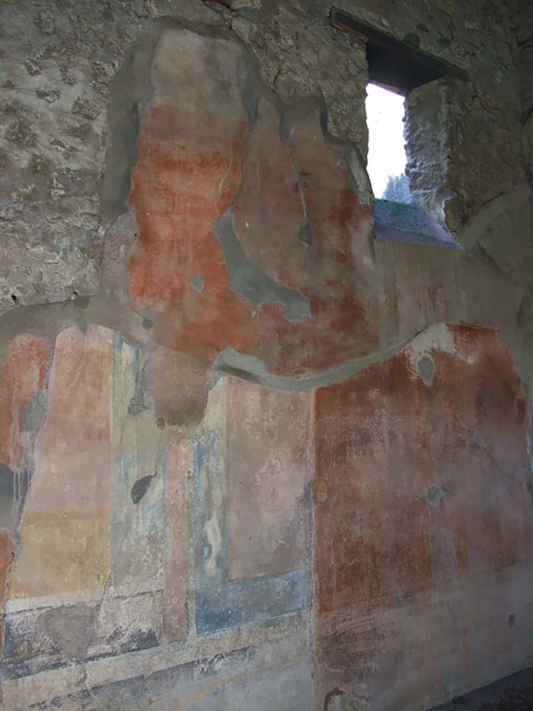 VII.3.29 Pompeii. March 2009. Room 10, cubiculum, west wall, north end, with window to light well.
