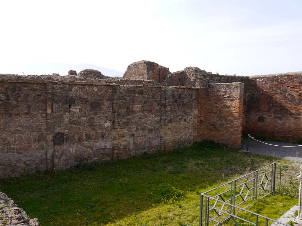 VII.9.2, Pompeii. March 2019. Looking towards south wall, and vestibule, on right. 
Foto Anne Kleineberg, ERC Grant 681269 DÉCOR.
