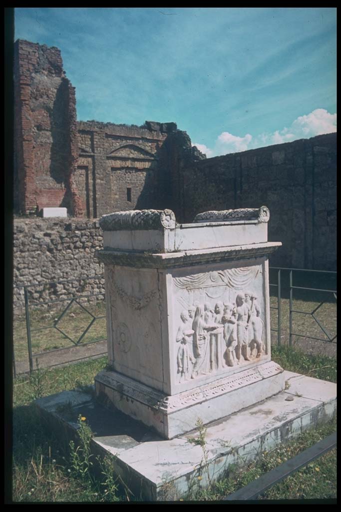 VII.9.2 Pompeii. North and west side of altar.
Photographed 1970-79 by Günther Einhorn, picture courtesy of his son Ralf Einhorn.
