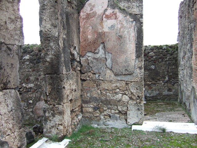 VII.9.47 Pompeii. December 2005. Doorway to room 2, looking east.