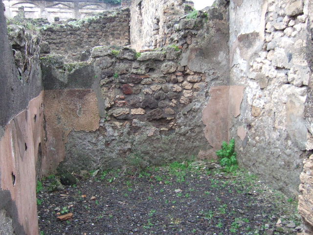 VII.13.8 Pompeii. December 2005. Cubiculum on west side of atrium.