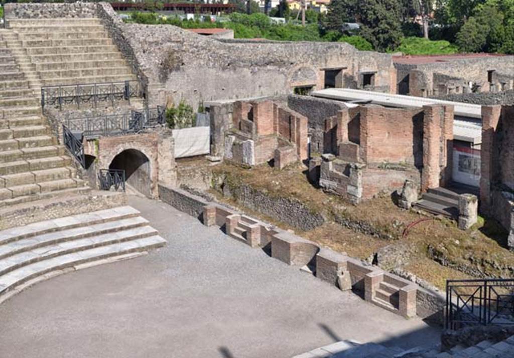 VIII.7.21 Pompeii. April 2018. View of stage from top of theatre, looking south-east.
Photo courtesy of Ian Lycett-King. Use is subject to Creative Commons Attribution-NonCommercial License v.4 International.
