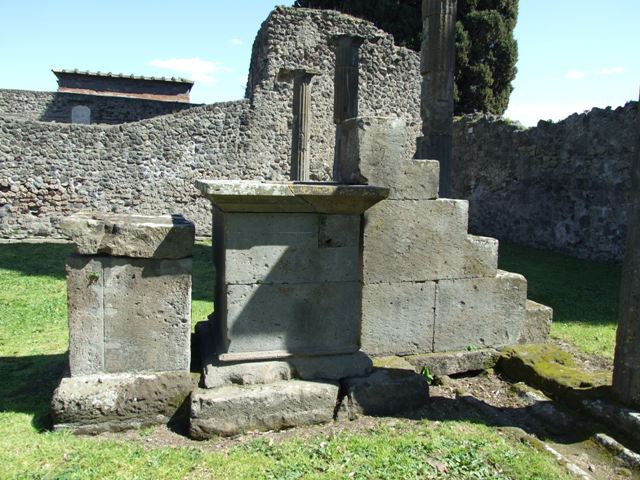 VIII.7.29 Pompeii. March 2009. Top of the pedestal.