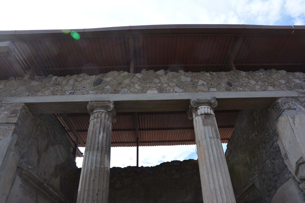IX.1.20 Pompeii. September 2019. West ala 18, capitals on upper columns. 
Foto Annette Haug, ERC Grant 681269 DÉCOR
