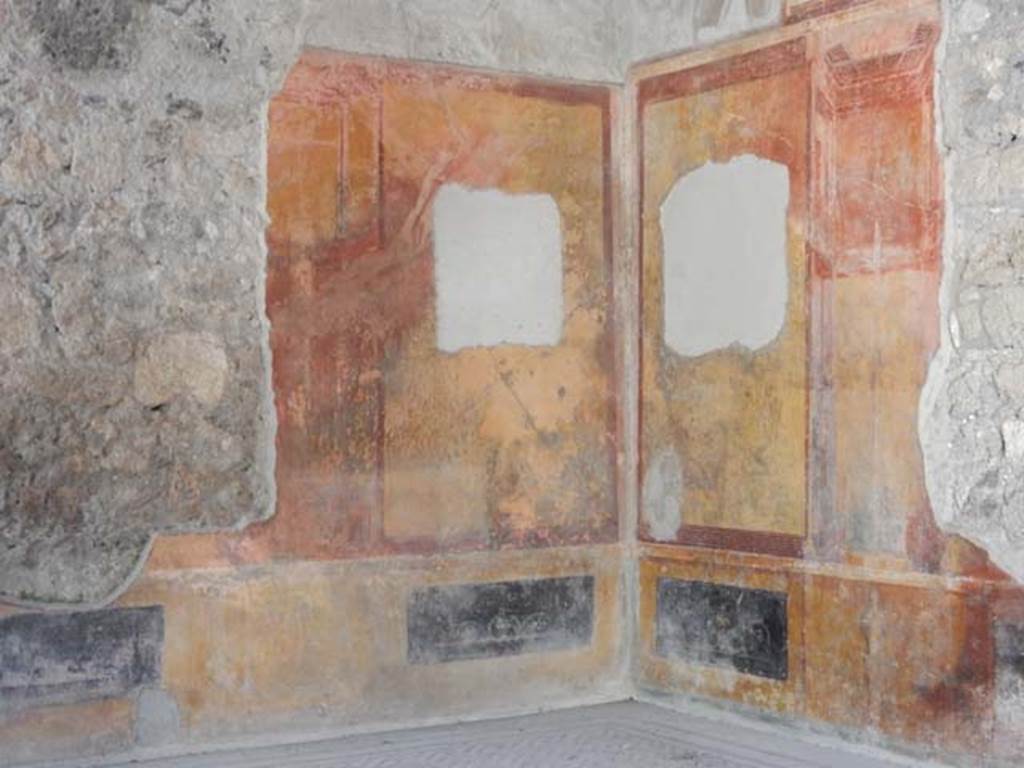 IX.3.5 Pompeii. May 2015. Room 14, south-east corner. Photo courtesy of Buzz Ferebee.