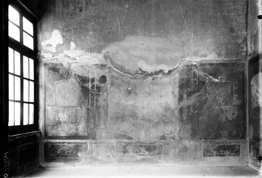 IX.3.5 Pompeii. W.1440. Room 14, east wall of triclinium.
Photo by Tatiana Warscher. Photo © Deutsches Archäologisches Institut, Abteilung Rom, Arkiv. 
