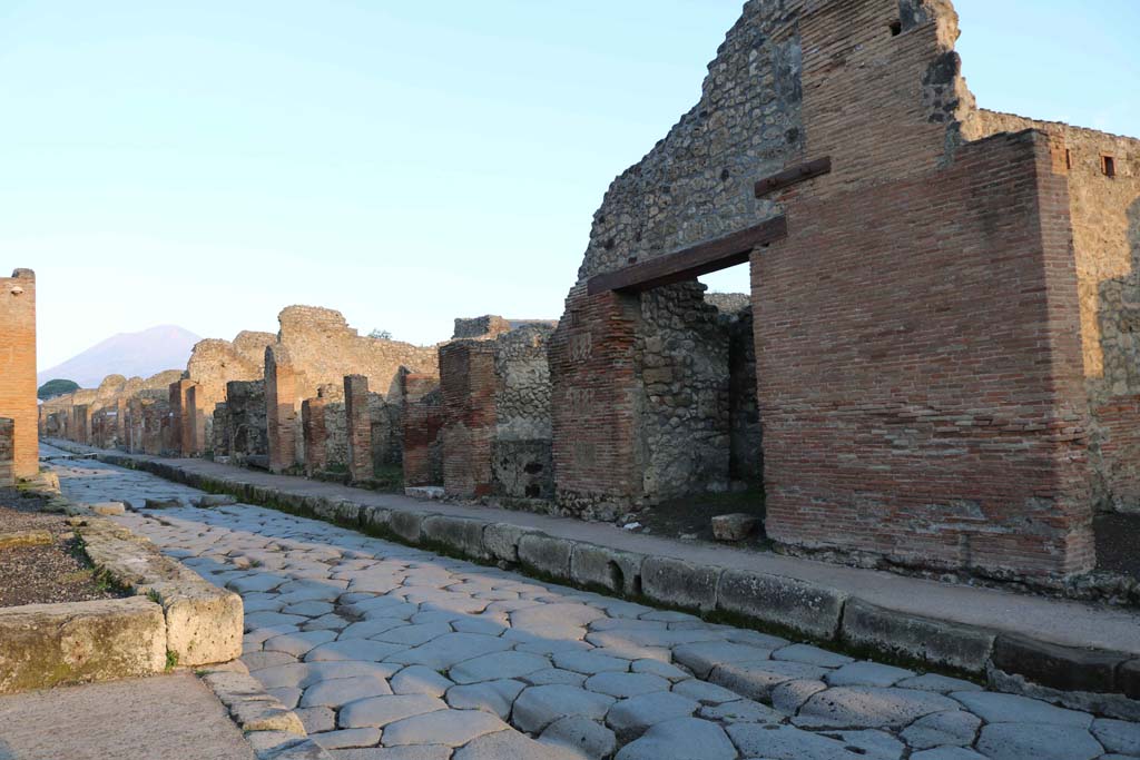 Via Stabiana, east side, Pompeii. December 2018. Looking north from IX.1.14, on right. Photo courtesy of Aude Durand.

