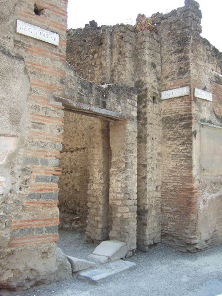 Vicolo di Paquius Proculus. Entrance on south side of Via dell Abbondanza between I.1 and I.6. May 2006.