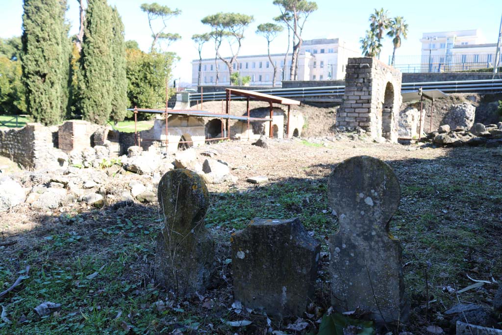 FPSB Pompeii. February 2020. Columellae on east side of tomb. Photo courtesy of Aude Durand.