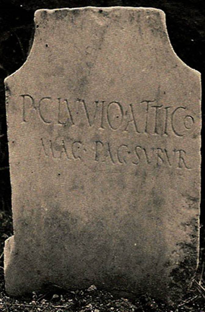 FPSG Pompeii. Marble columella of Publius Cluvius Atticus, with inscription

P CLVVIO ATTICO
MAG PAG SVBVR

According to D’Ambrosio and De Caro, this expands to

P(ublio) Cluvio Attico
Mag(istro) pag(i) subur(bani)

See D’Ambrosio A. and De Caro S., 1988. Römische Gräberstraßen. München: C.H.Beck. p. 225.