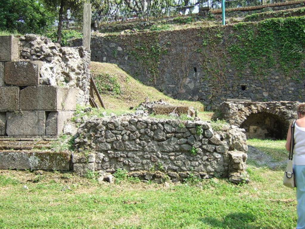 Pompeii Porta Nocera Tomb 21OS (centre).  Tomb of the gens Stallia. Two columelle were found with inscriptions.
STALLIAE / HAPHE G(aiae) L(ibertae).
BEBRIX / VIX(it) AN(nis) VI.
DAmbrosio attributes the tomb name to the gens Stallia as the Bebrix in the second inscription was a slave and only lived to the age of six. See DAmbrosio, A. and De Caro, S., 1983. Un Impegno per Pompei: Fotopiano e documentazione della Necropoli di Porta Nocera. Milano: Touring Club Italiano. (21OS).