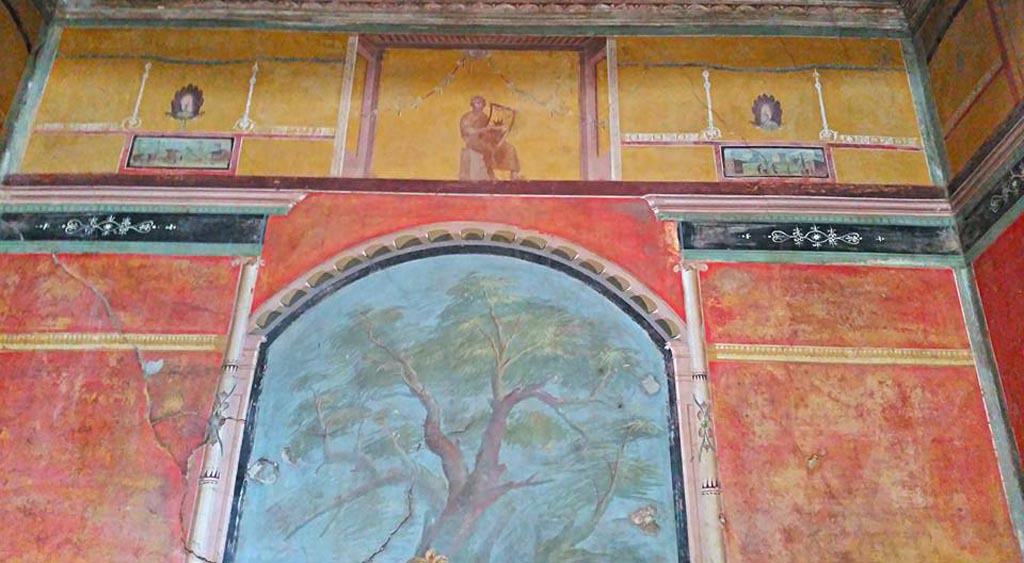 Oplontis Villa of Poppea, April 2016. Room 8, painted upper east wall. Photo courtesy of Giuseppe Ciaramella.