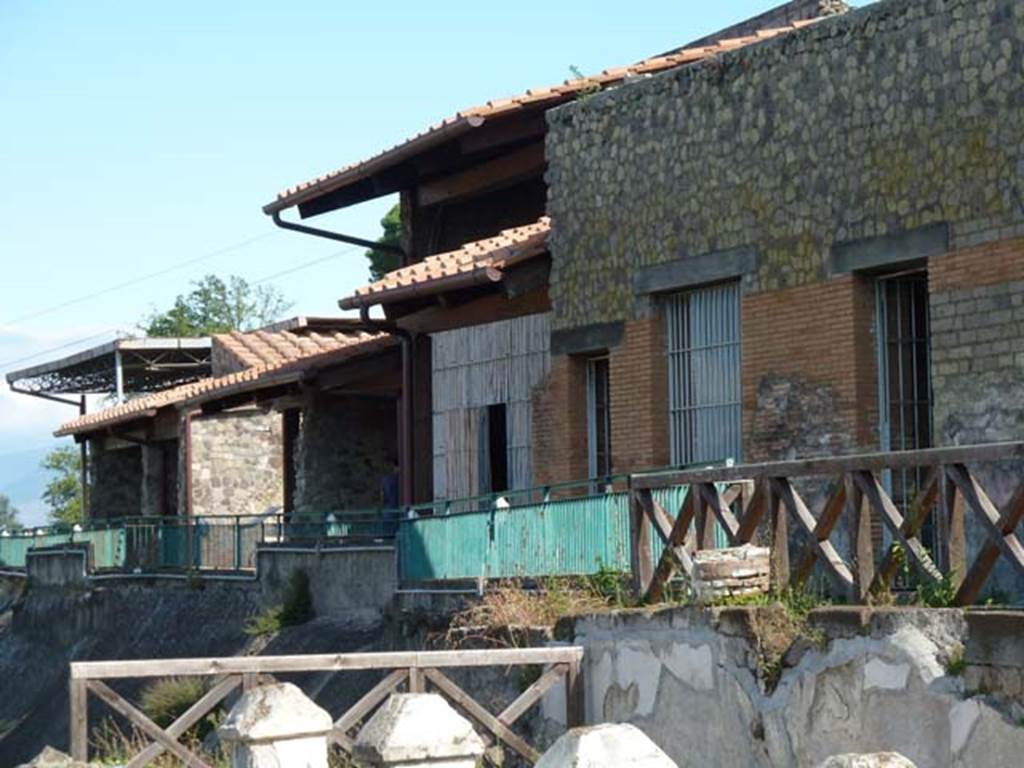 Stabiae, Villa Arianna, September 2015. Looking towards doorways to rooms at eastern end of loggia 54.