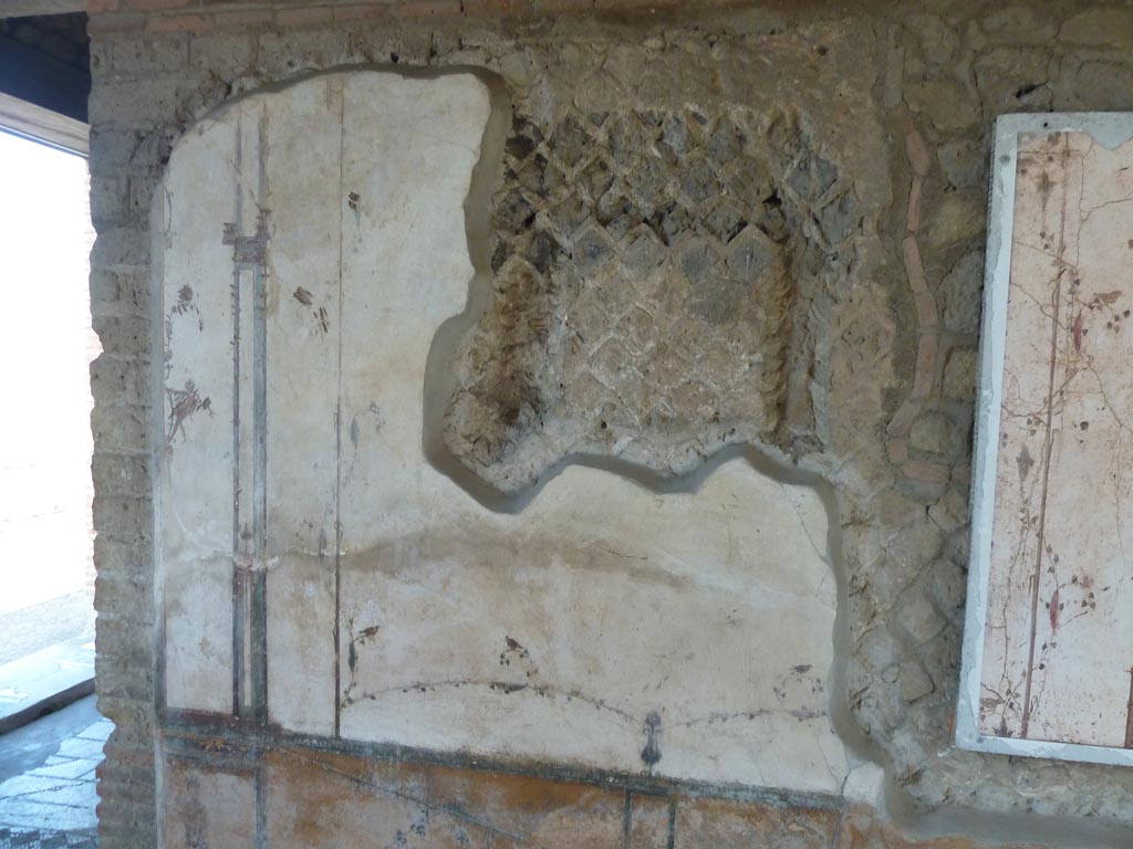 Stabiae, Villa Arianna, September 2015. Room 12, east wall at northern end. 