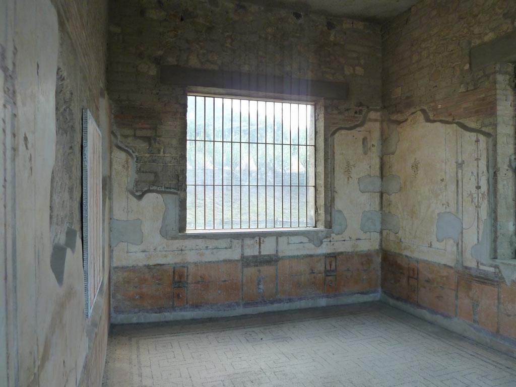 Stabiae, Villa Arianna, September 2015. Room 12, looking towards south wall.