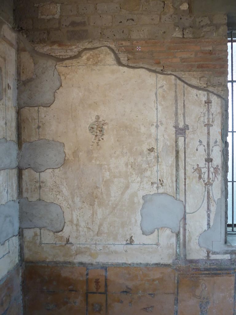Stabiae, Villa Arianna, September 2015. Room 12, west wall in south-west corner.